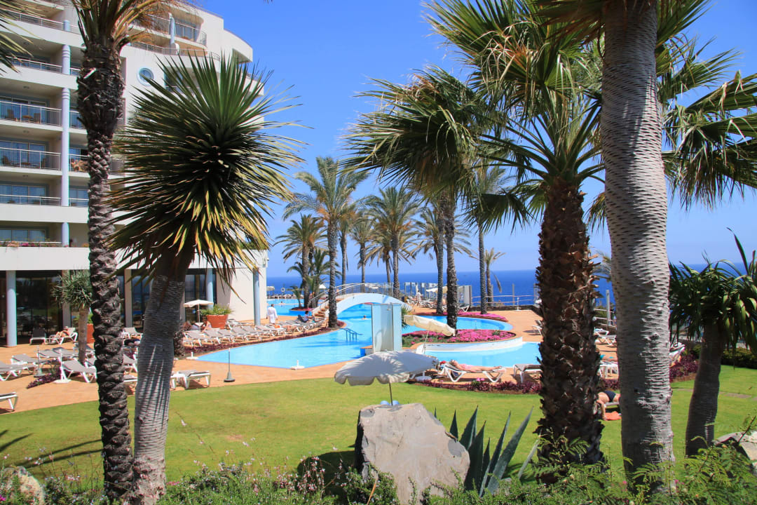 Garten mit Pool Pestana Grand Ocean Resort