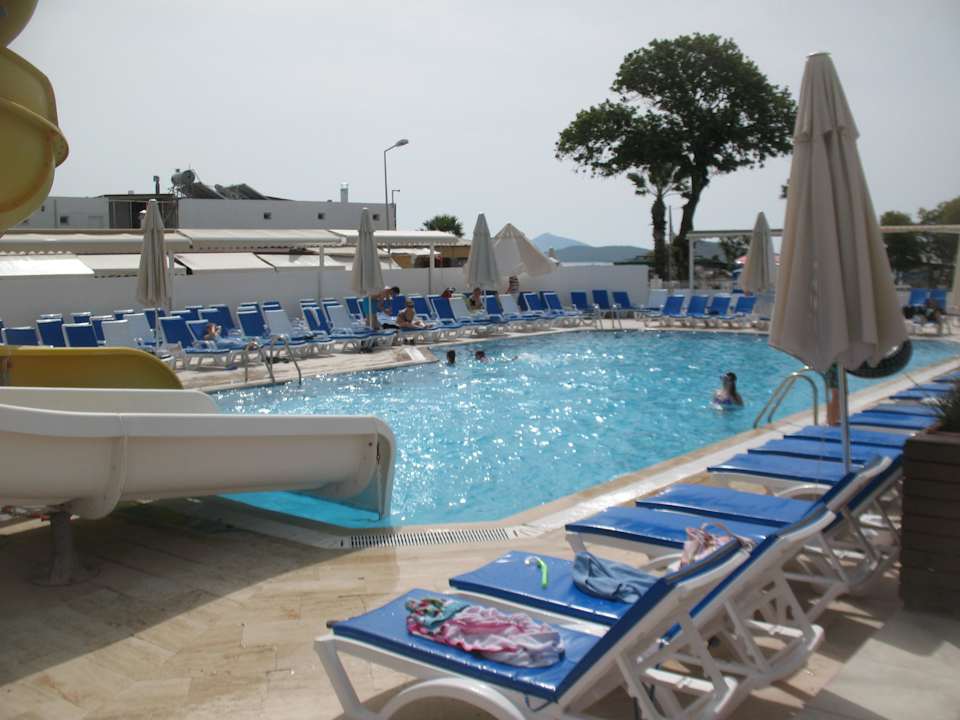 Basen Petunya Beach Resort