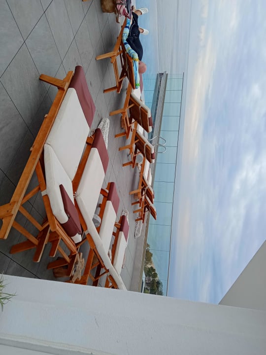 Pool GRIFID Vistamar