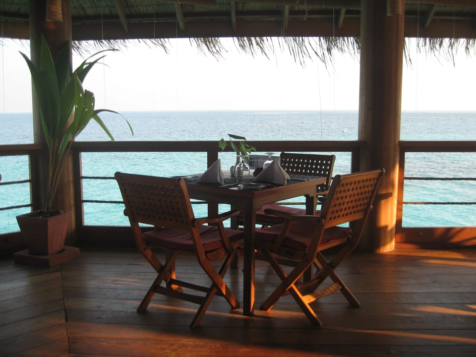 Ausblick in der Moodu-Bar NH Collection Maldives Reethi Resort