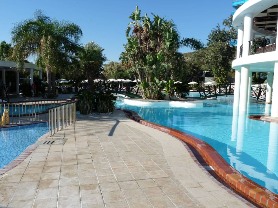 Teil vom Pool Hotel Calypso Beach