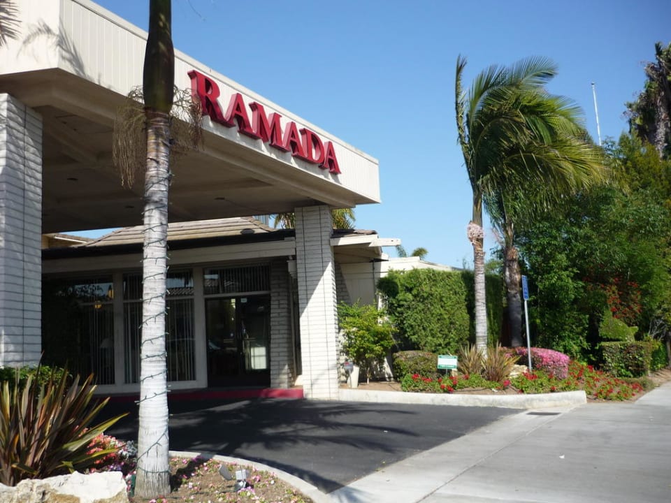 Hoteleingang Hotel Ramada Limited Santa Barbara