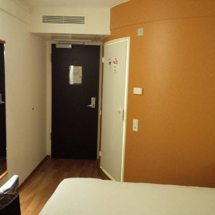 Zimmerflur B&B Hotel Hamburg-Airport