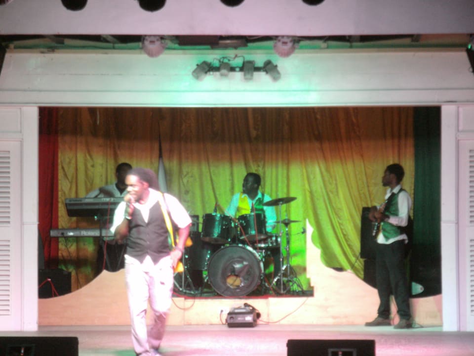 Abendprogramm Grand Muthu Club Caribbean Runaway Bay