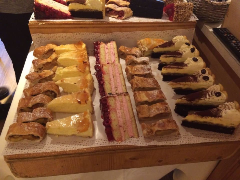 Küchenbuffet am Nachmittag Sonklarhof