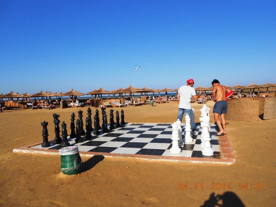 Schach am Strand Hotel Titanic Palace
