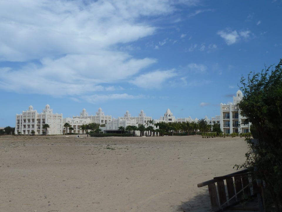 Blick vom Strand Hotel Riu Karamboa