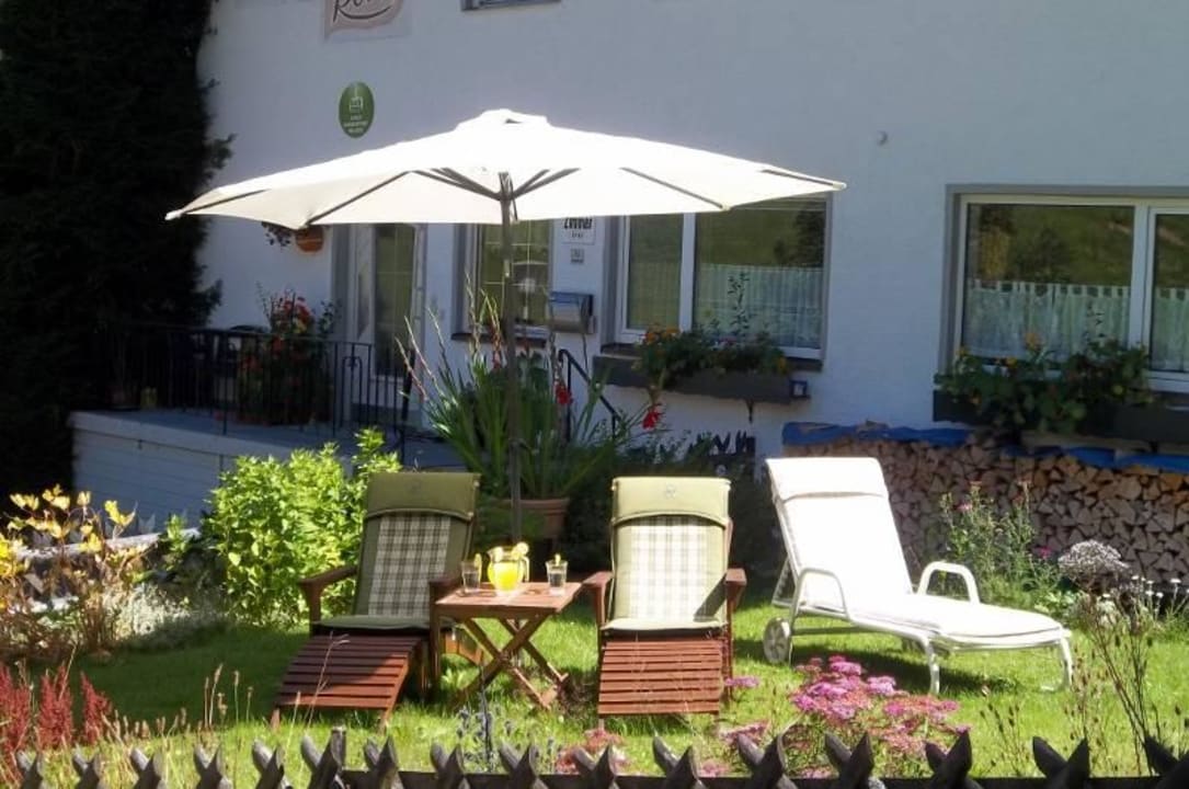 Plätzchen im Garten Gästehaus Romy