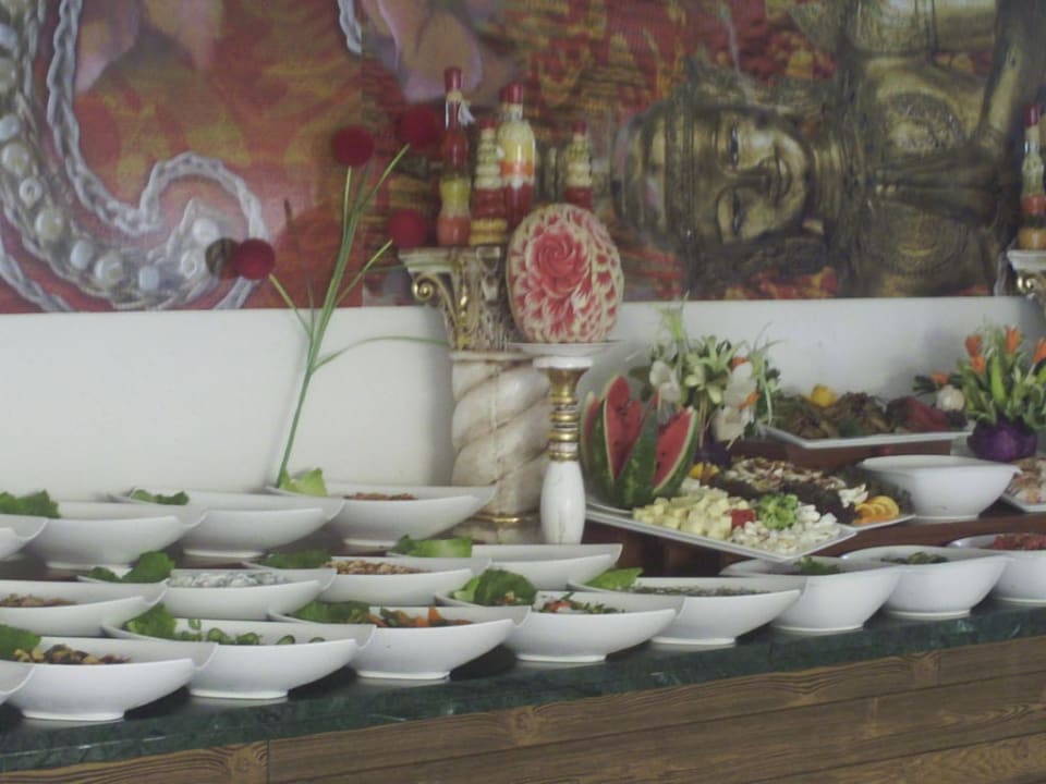 Gute Präsentation der Speisen und Deko Nerton Hotel - Erwachsenenhotel ab 16 Jahren