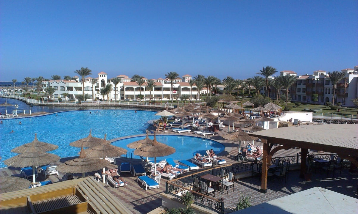 Ein schöner Ausblick aus einer Bar  Pickalbatros Dana Beach Resort - Hurghada