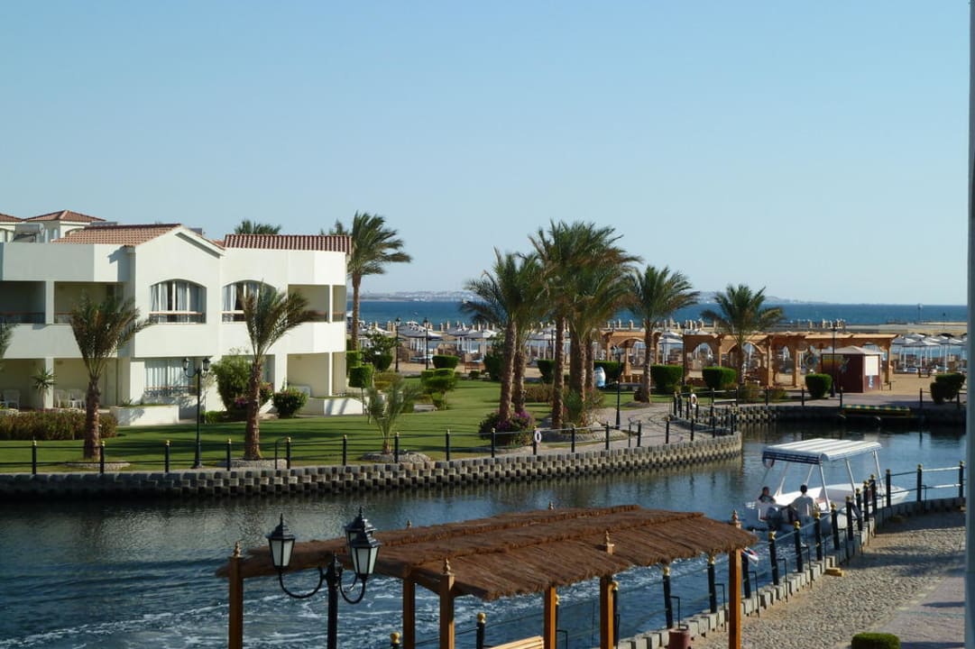 Blick auf die Lagune Richtung Strand  Pickalbatros Dana Beach Resort - Hurghada