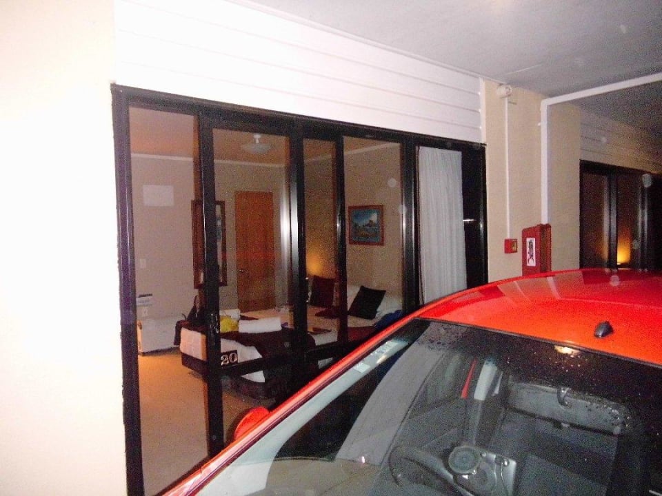 Parken direkt vorm Studio Alpine Glacier Motel