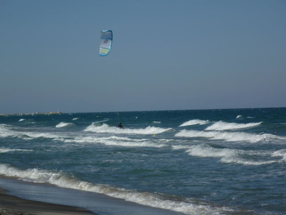Strand bei Wind vom Meer Atlantica Marmari Palace