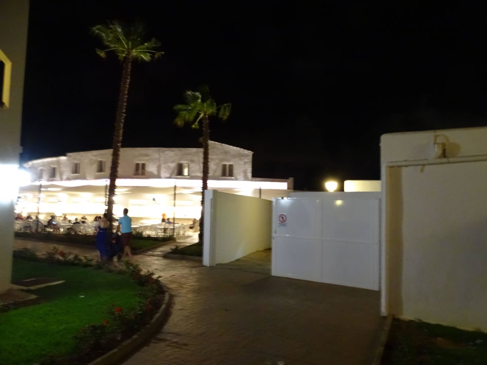 Wäscherei direkt neben Appartement N. 320 Globales Bouganvilla