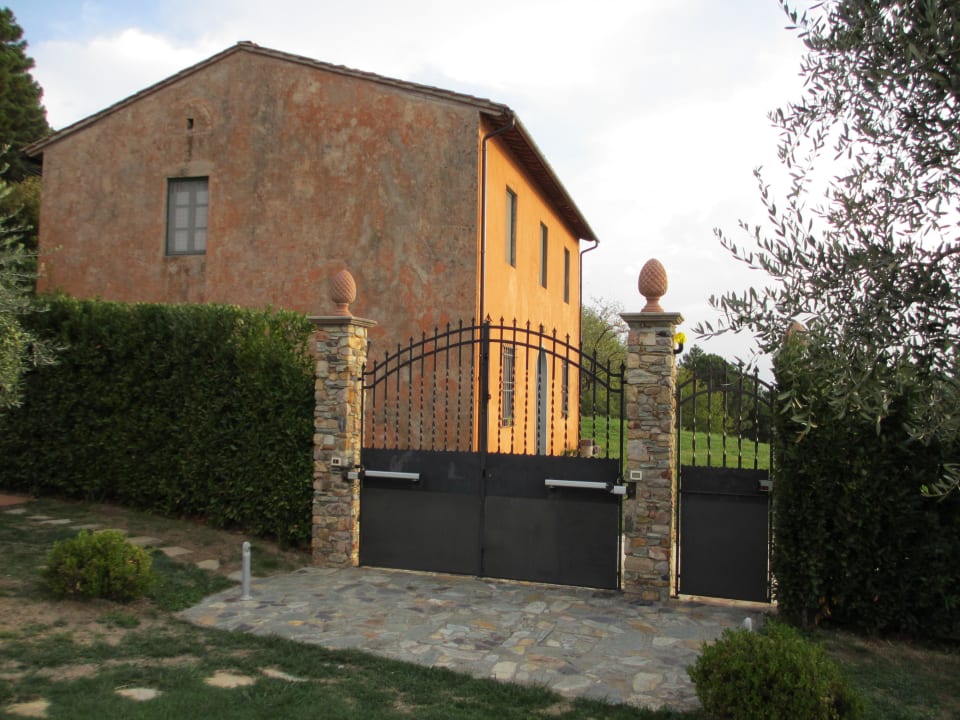 Toreinfahrt zur Anlage 'Cima alla Serra' Agriturismo Cima alla Serra