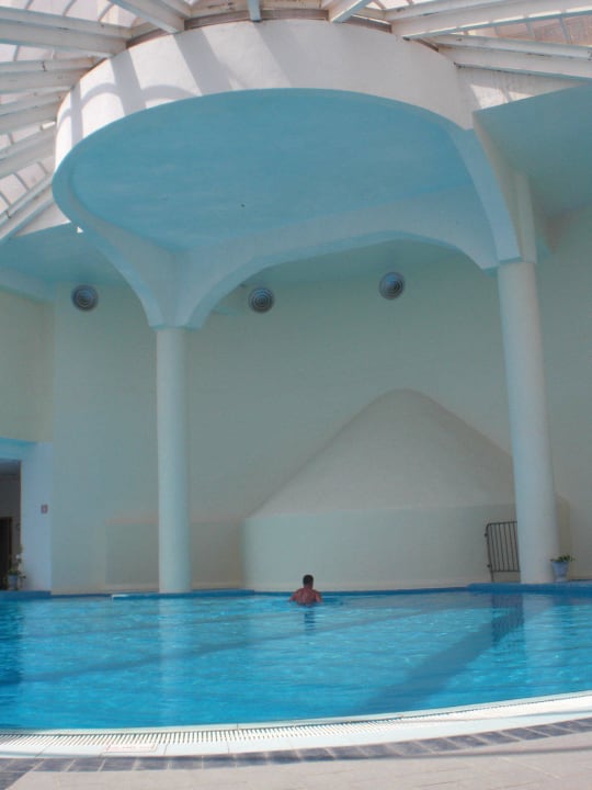 Kryty basen Hotel Amir Palace