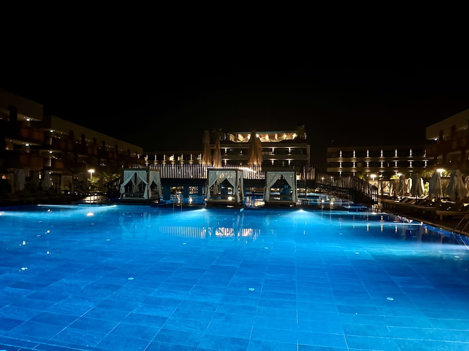 Pool Jacaranda Luxury Resort