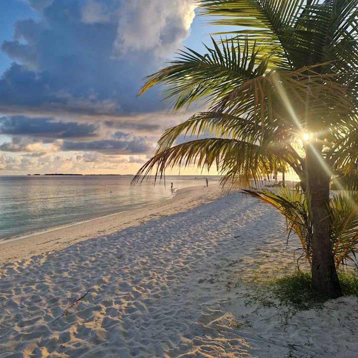 Strand Kuredu Island Resort & Spa