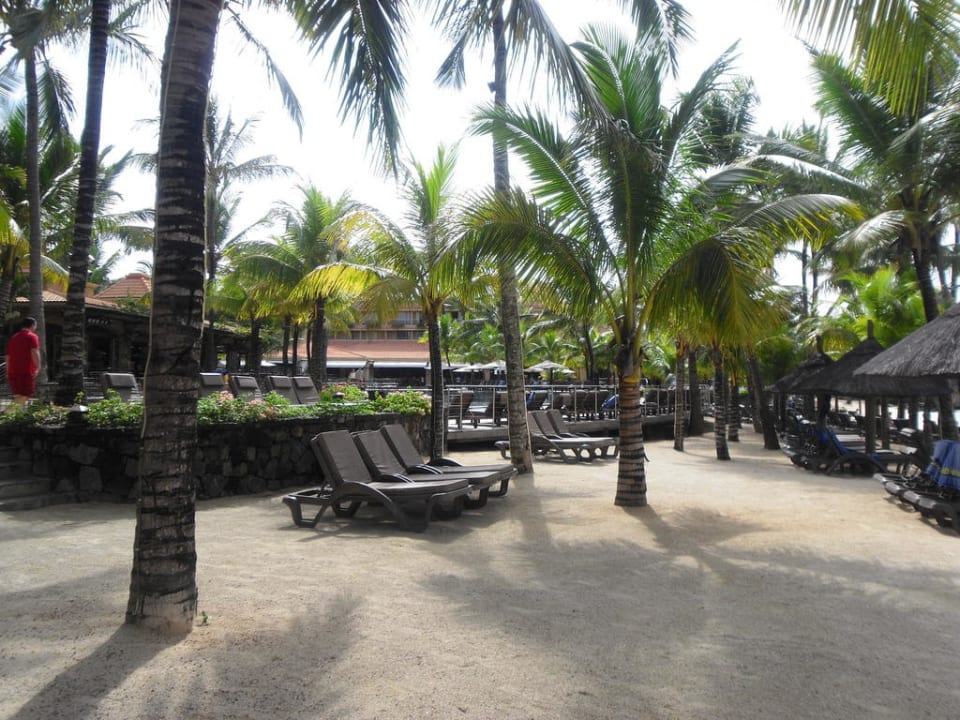 Liegen am Strand Mauricia Beachcomber Resort & Spa