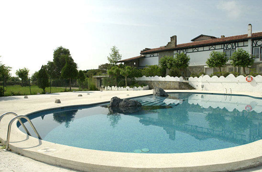 Abierta solo en verano Hotel Gudamendi