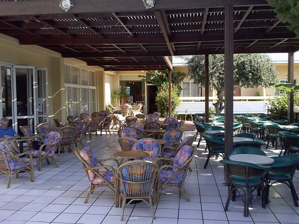 Bar bei Pool Hotel Golden Odyssey