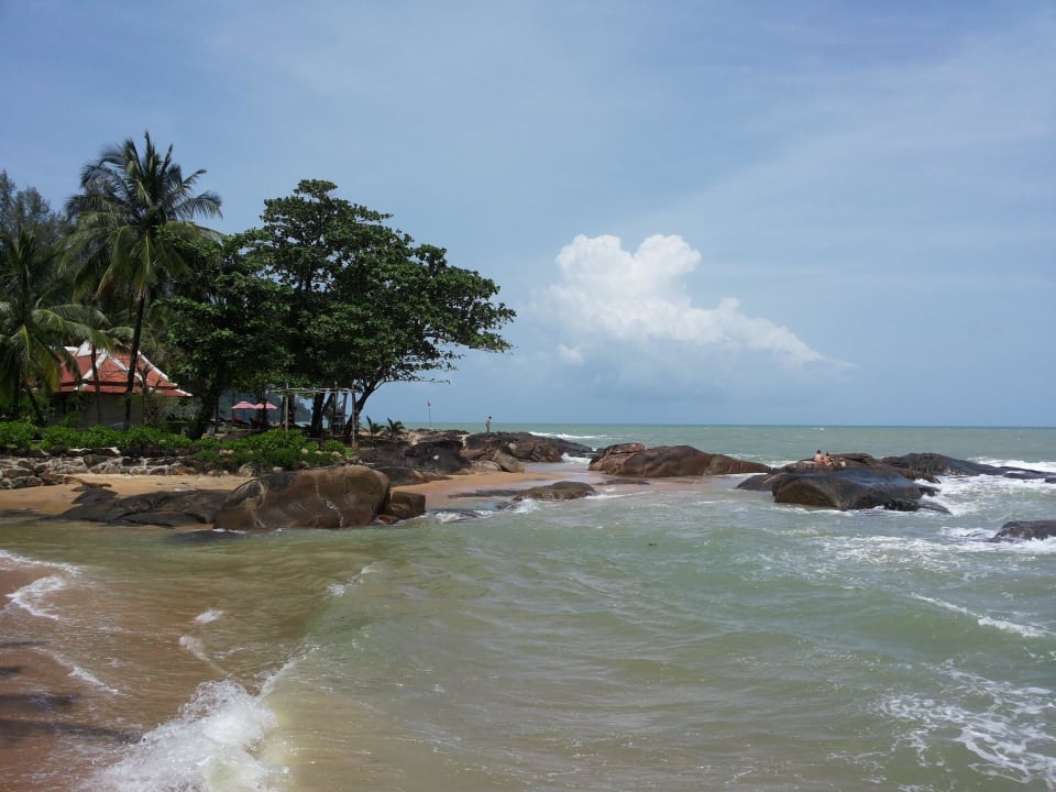 Strand bei Flut Khaolak Laguna Resort