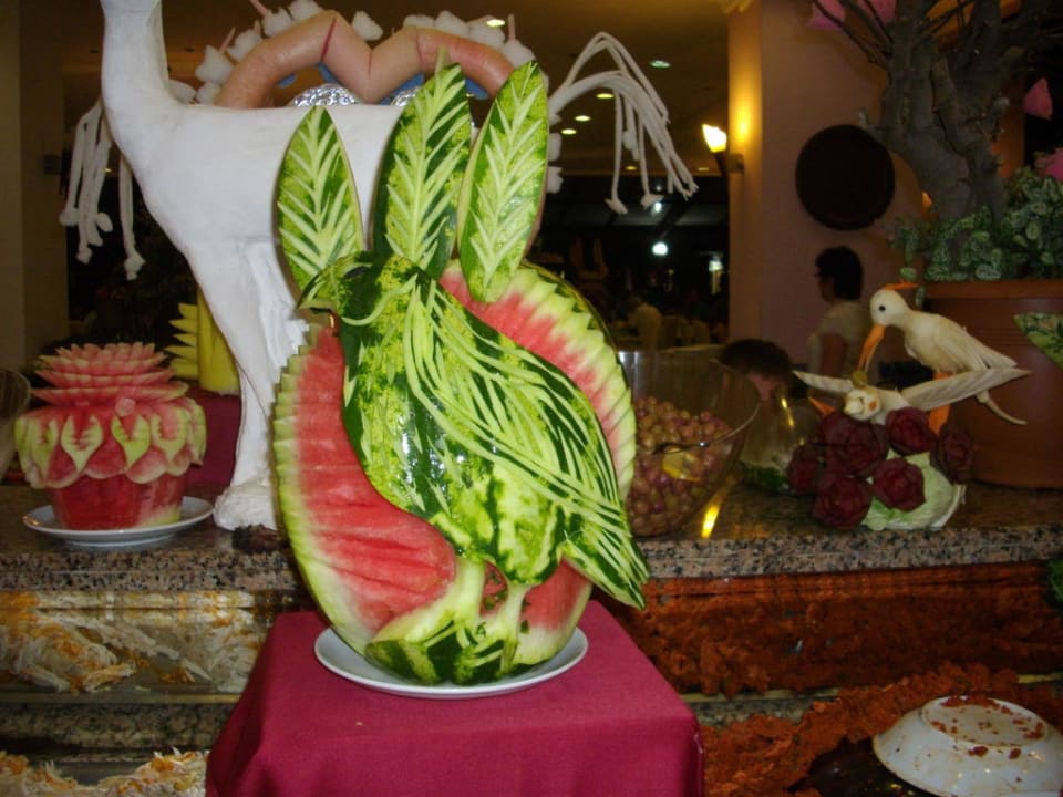 Die Kunst an Melonen Club Turtas Beach Hotel