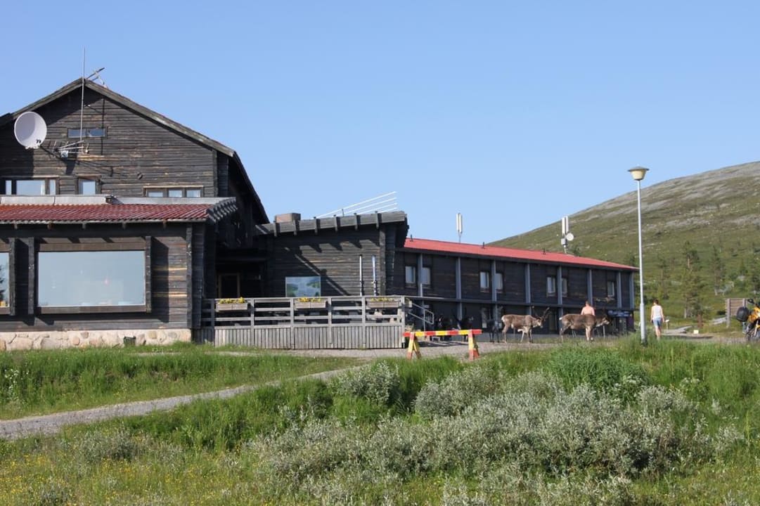 Hotel Pallas Eingangbereicht und Teile der Front Lapland Hotel Pallas