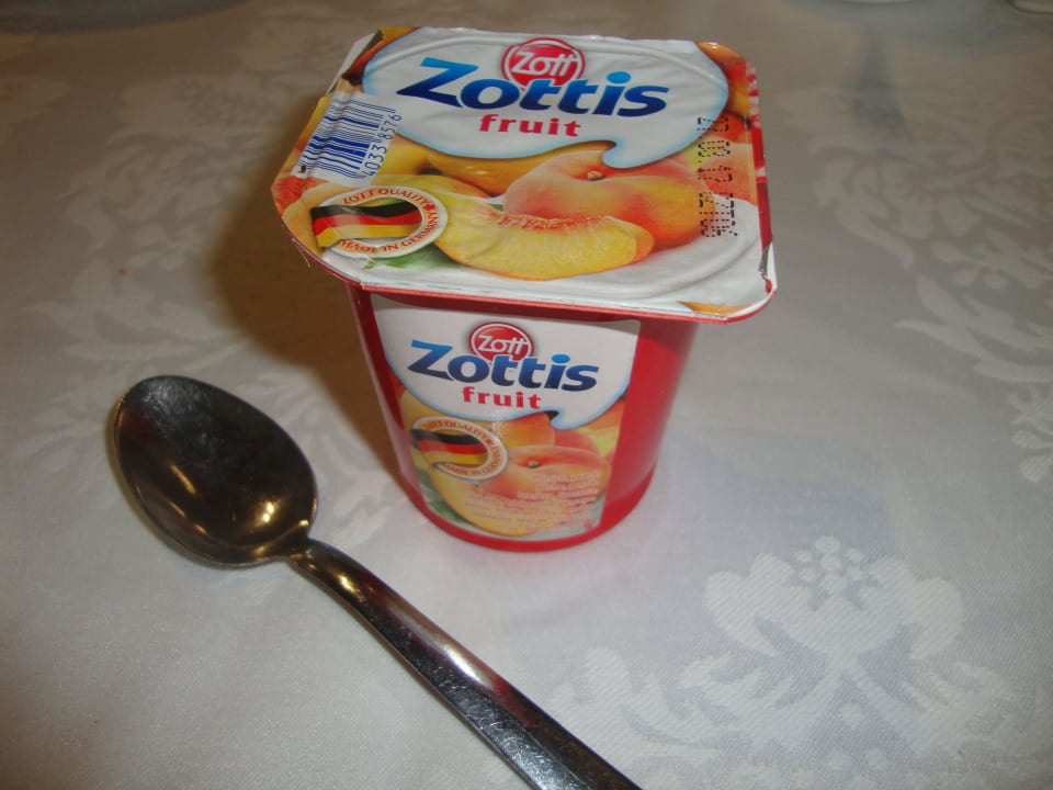Joghurt aus good old germany zum Frühstück Royalton Hicacos Resort & Spa - Adults only