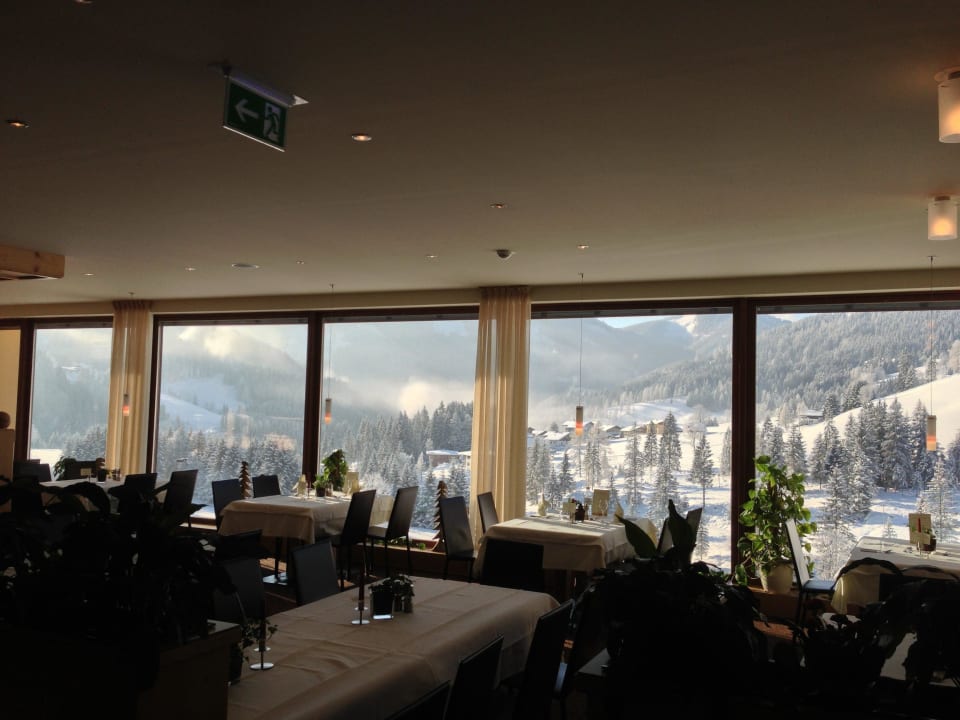 Restaurant mit Ausblick Hotel Neubergerhof