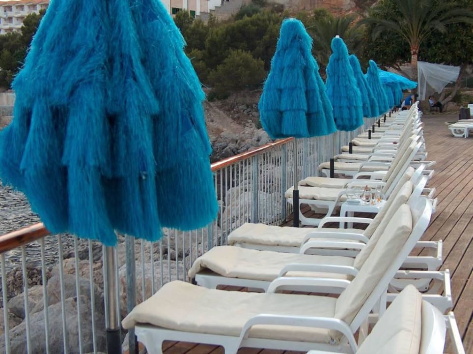 Liegen am Pool Hotel Bonanza Playa