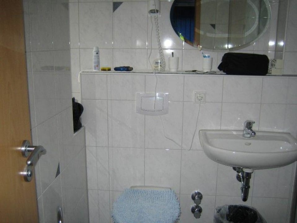 Sauber, neu, groß, super. Hotel Landgasthof Happe