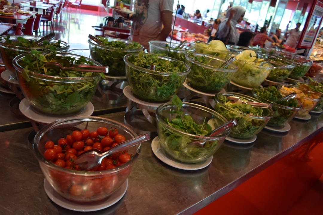 Frühstück in Buffetform. Sehr üppig. Hotel SU & Aqualand