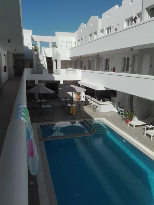 Eingangsbereich der Zimmer Sentido More Meni Residence & Suites