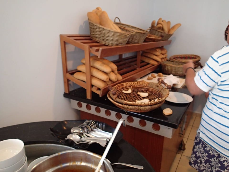 Kolejny dzień i wybór pieczywa ...4* hotel podobno Sunrise Beach Side