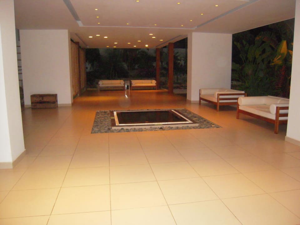 Wunderschöner Eingang Napa Mermaid Hotel & Suites