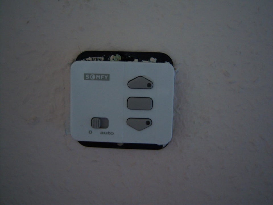 Fehlende Blende am Schalter Hotel Waldhorn