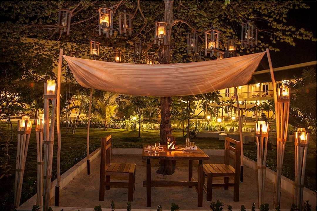 Evening lighting Hotel Amra Palace