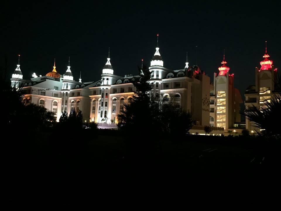 Außenansicht nachts Side Royal Palace Hotel & Spa