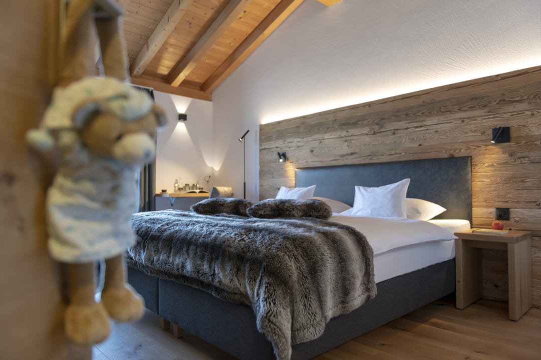 Zimmer Berghotel Tgantieni