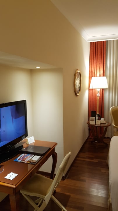 Zimmer Golden Tower Hotel