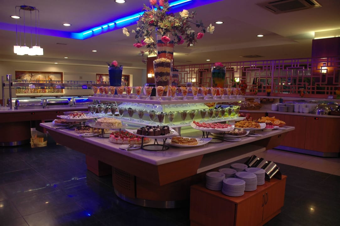 Lecker Essen                                       Side Breeze Hotel
