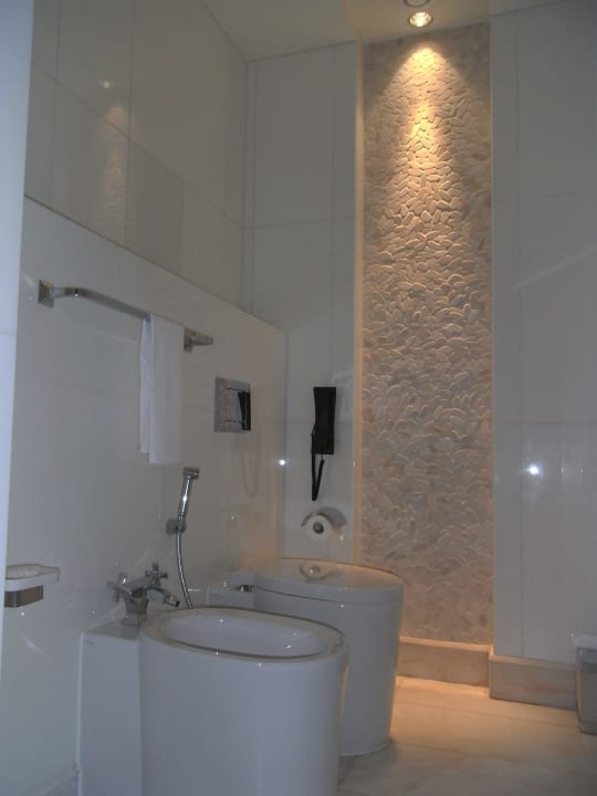 WC befindet sich seperat The St. Regis Saadiyat Island Resort, Abu Dhabi