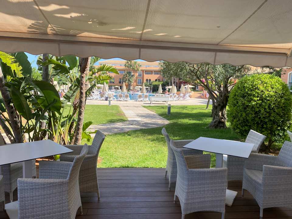 Gartenanlage Grupotel Macarella Suites and Spa