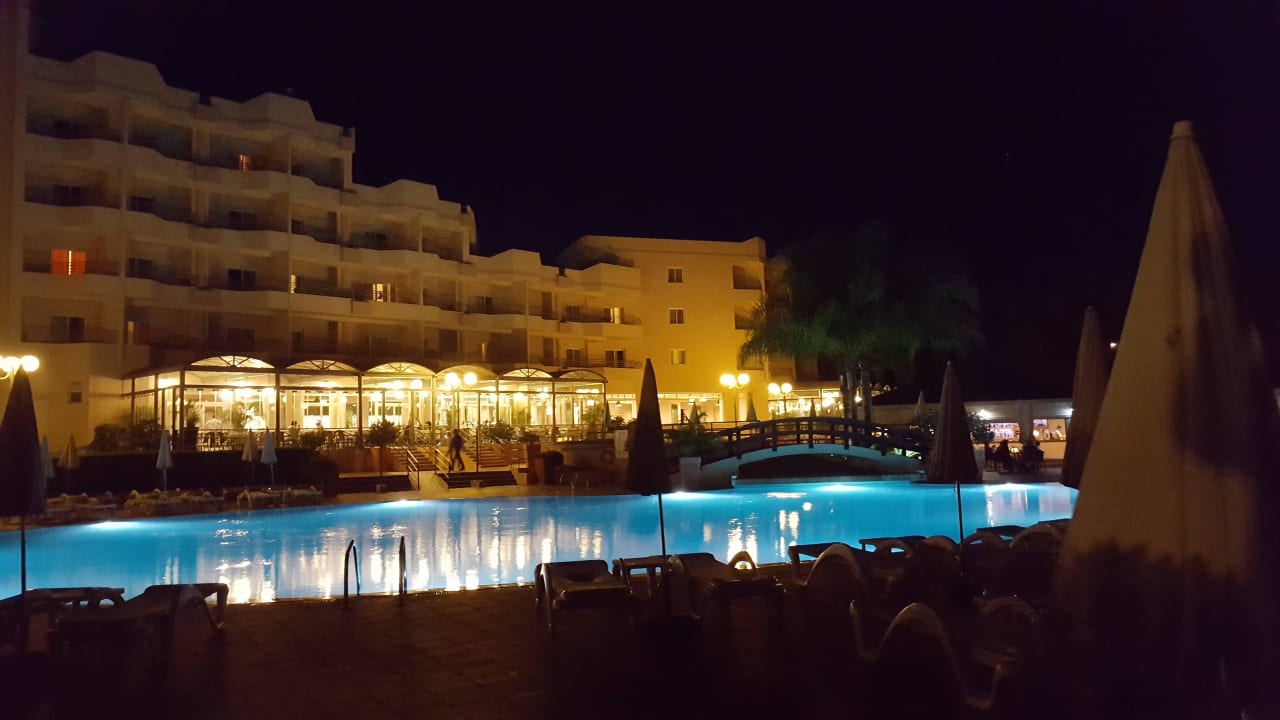 Am Abend PortoBay Falésia