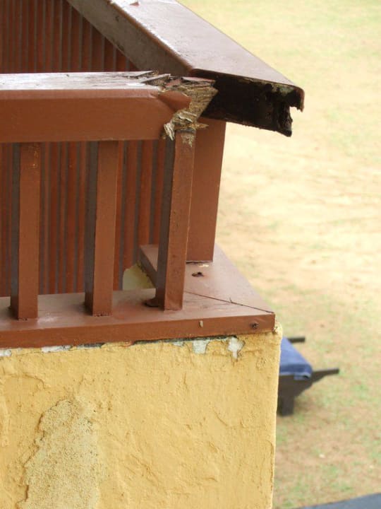 Balkongeländer verfault - Gefahr! EKHO Surf