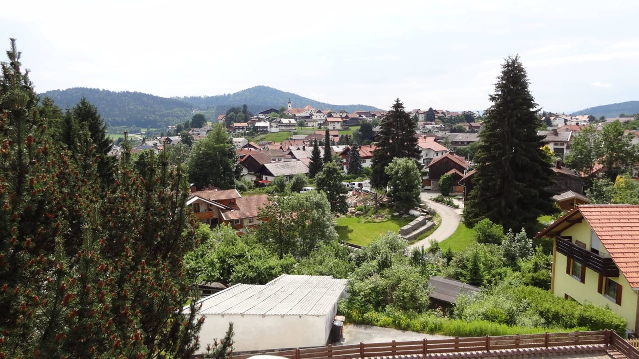 Blick vom Balkon auf Bodenmais Landhaus Meine Auszeit