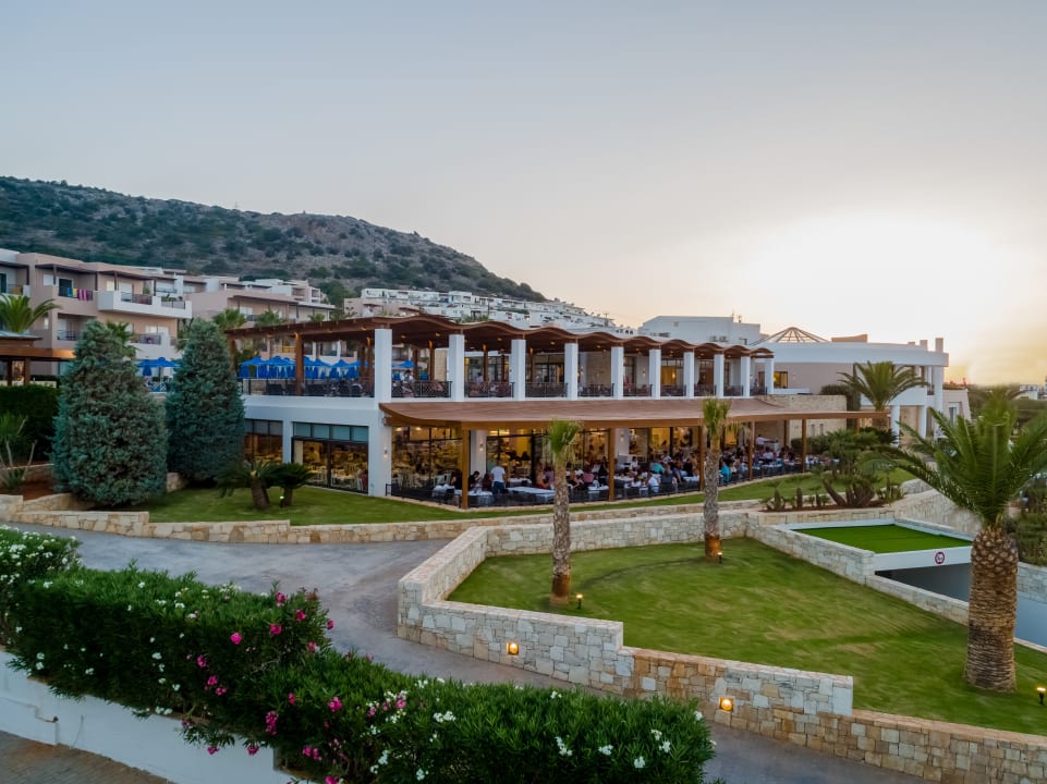 Gartenanlage Grand Hotel Holiday Resort