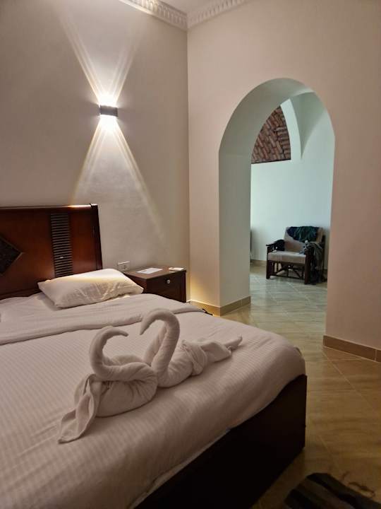 Zimmer Rohanou Beach Resort