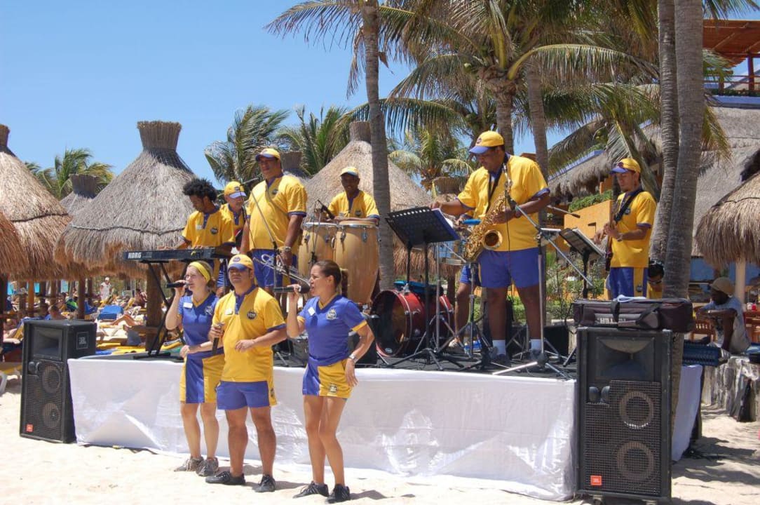 Wöchentliche Beach-Party Iberostar Waves Quetzal